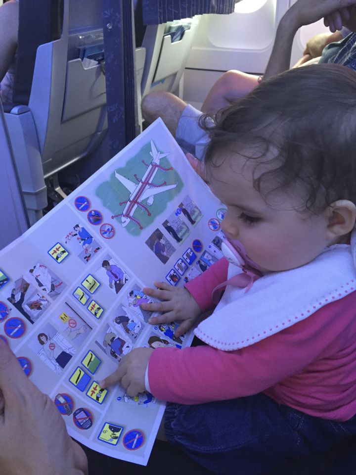voyager en avion avec bebe
