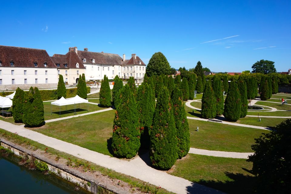 Chateau de Gilly, Bourgogne