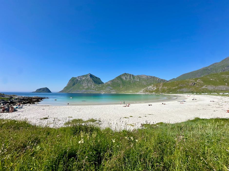vik beach lofoten