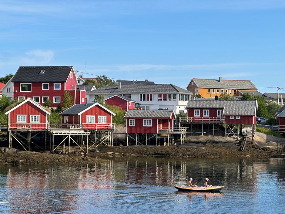 reine lofoten kayak