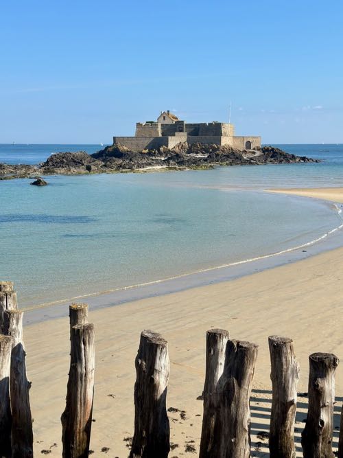 visiter les alentours de saint malo en famille